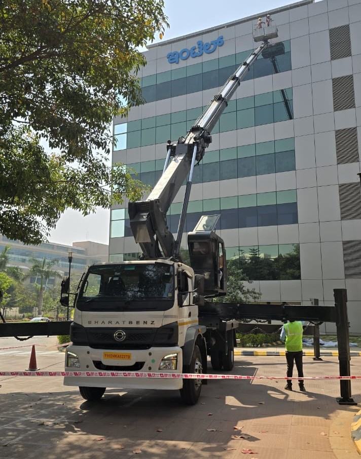 Boom lift & Sky lift Providers whatsapp image 2025 07 27 at 17.33.12